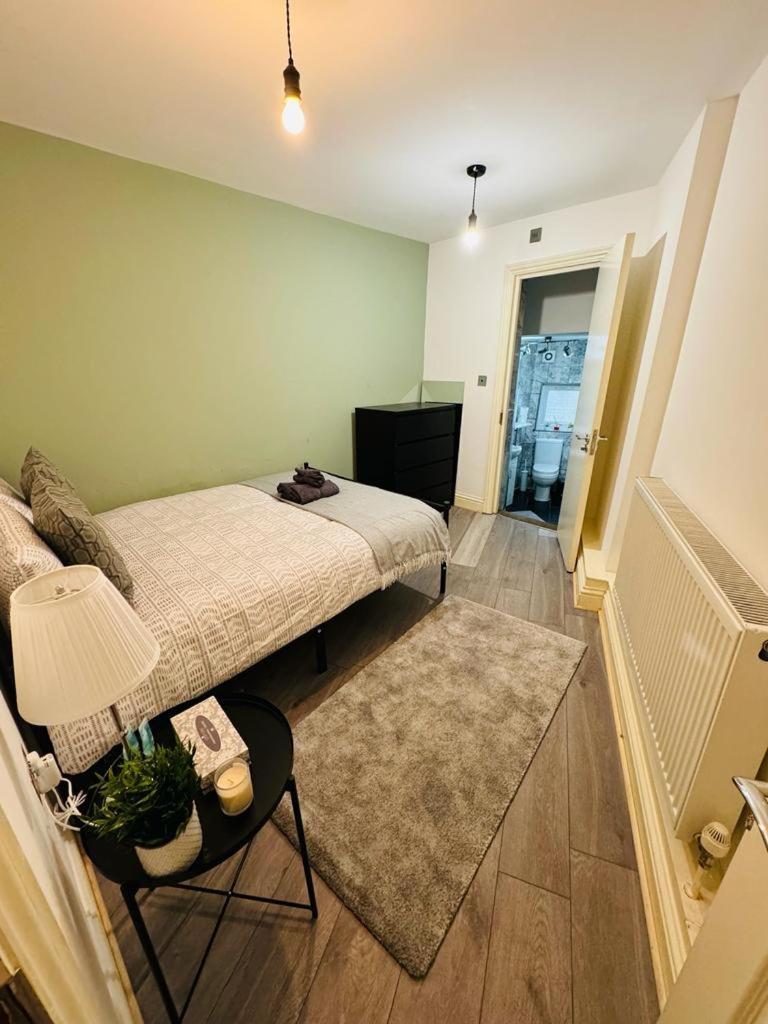 Willesden J Guest Home 4 Лондон Экстерьер фото