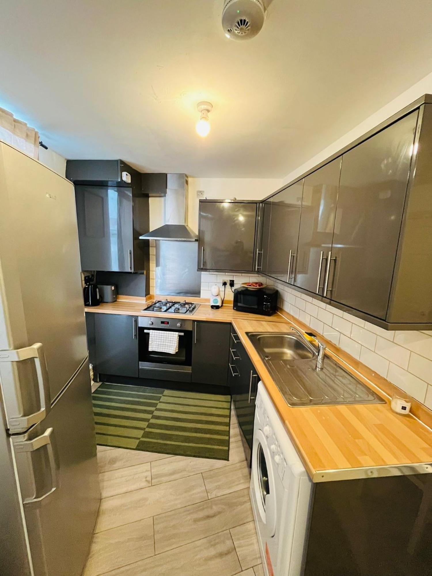 Willesden J Guest Home 4 Лондон Экстерьер фото